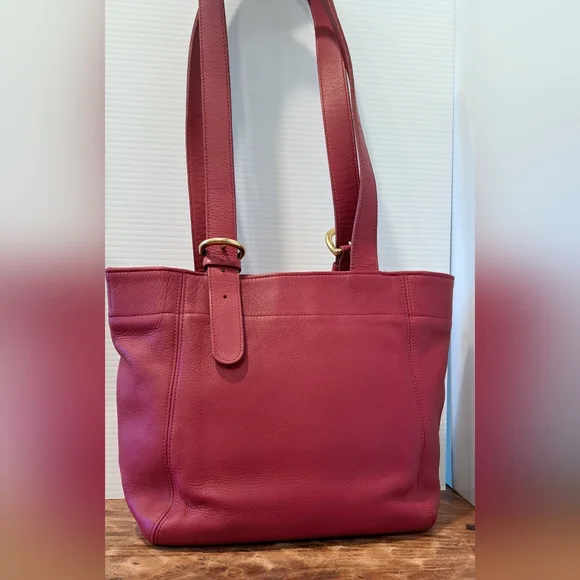 Vintage Coach 4157 Red Leather Waverly Soho Shoulder Buckle Bag
